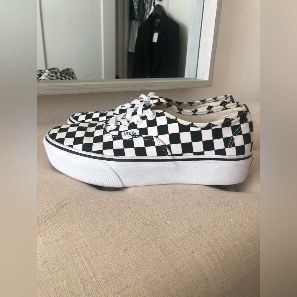 Women’s Vans black and white checked platform womens sz 8